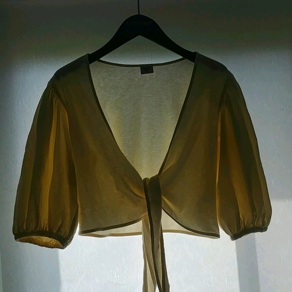 ARITZIA front tie mid length puff sleeve cream top - Picture 4 of 7